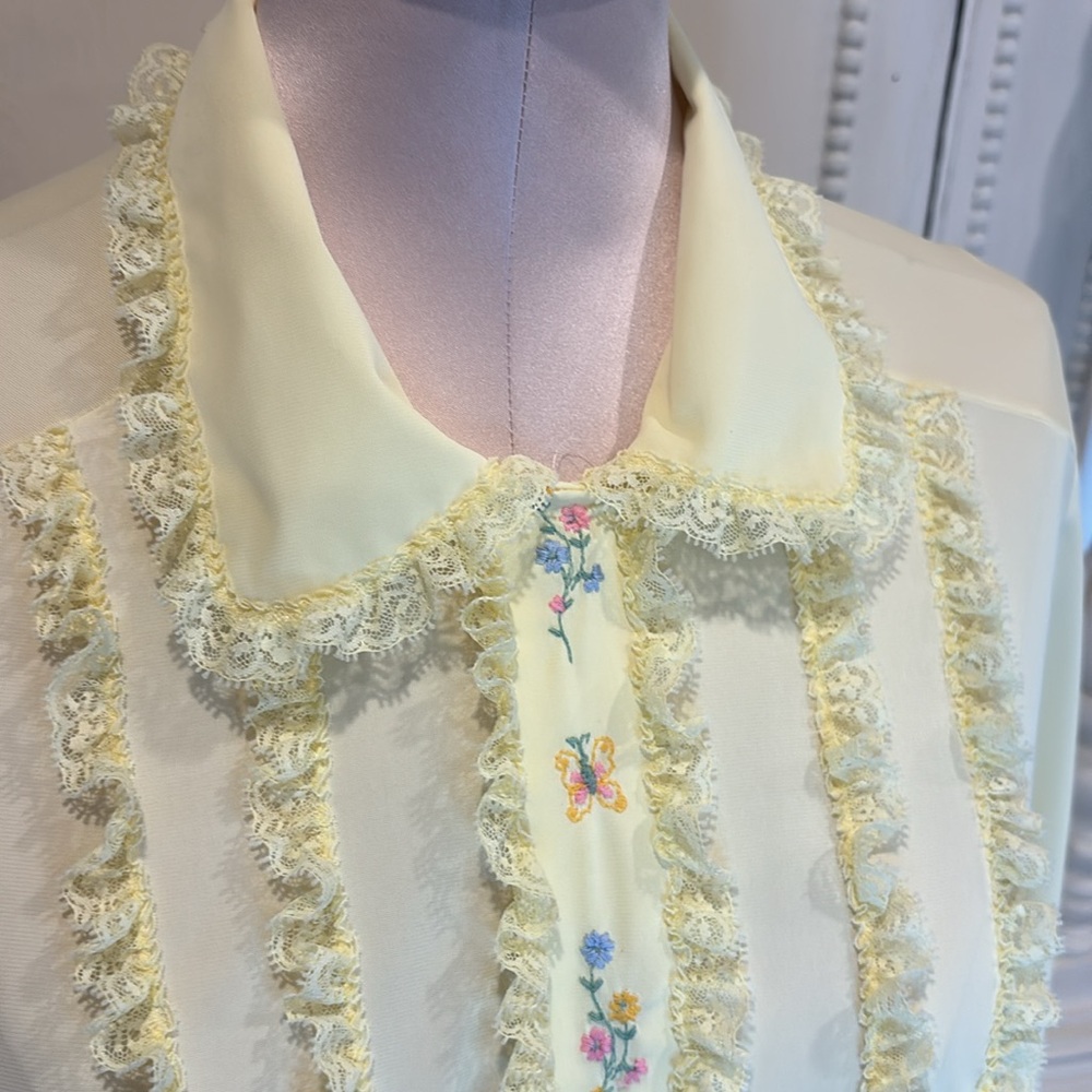 Goddard Artemis Vintage 60’s Yellow Lace and Embroidery Button Down Robe SZ MD - Picture 3 of 12
